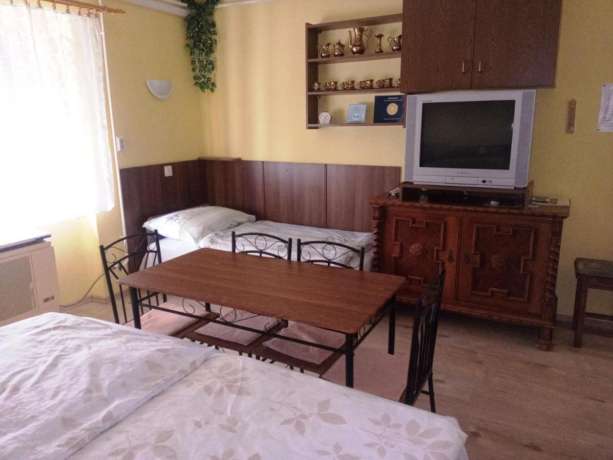 Szivarvany Apartman 귤러 외부 사진