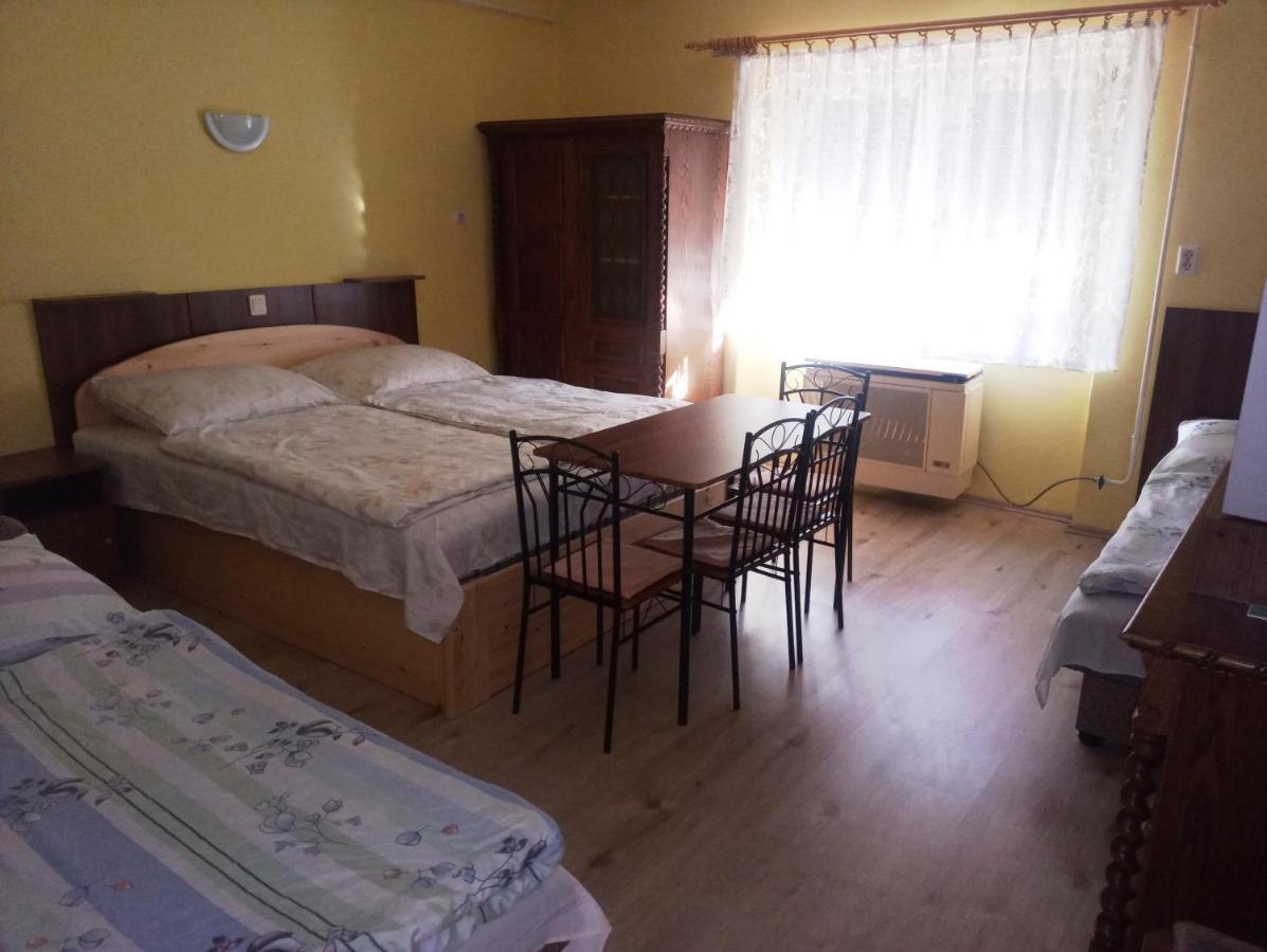 Szivarvany Apartman 귤러 외부 사진