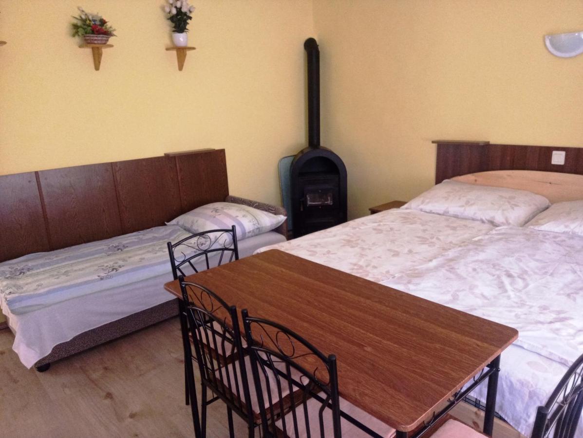 Szivarvany Apartman 귤러 외부 사진