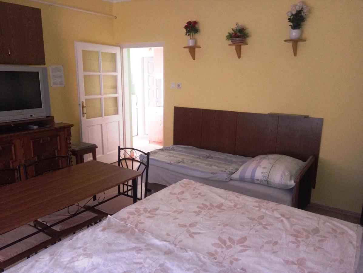 Szivarvany Apartman 귤러 외부 사진