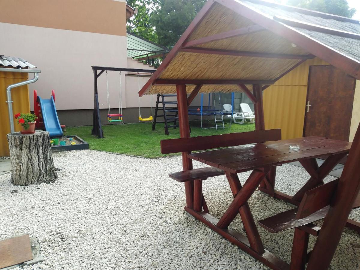Szivarvany Apartman 귤러 외부 사진